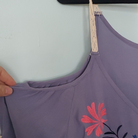 Torrid cold shoulder 00 top - Picture 3 of 6